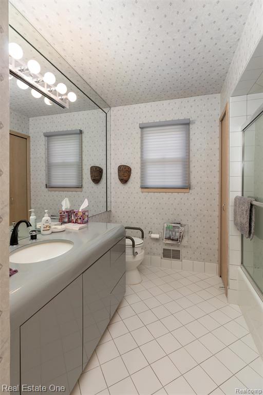 6273 Celeste Road Property Photo 28