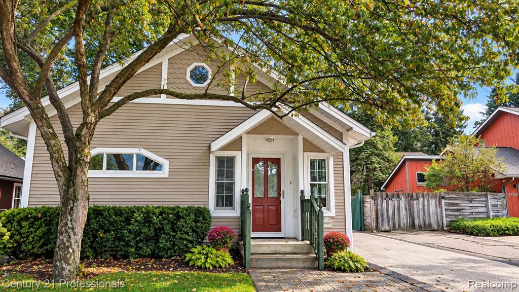 3668 Shorewood Road Property Photo 1