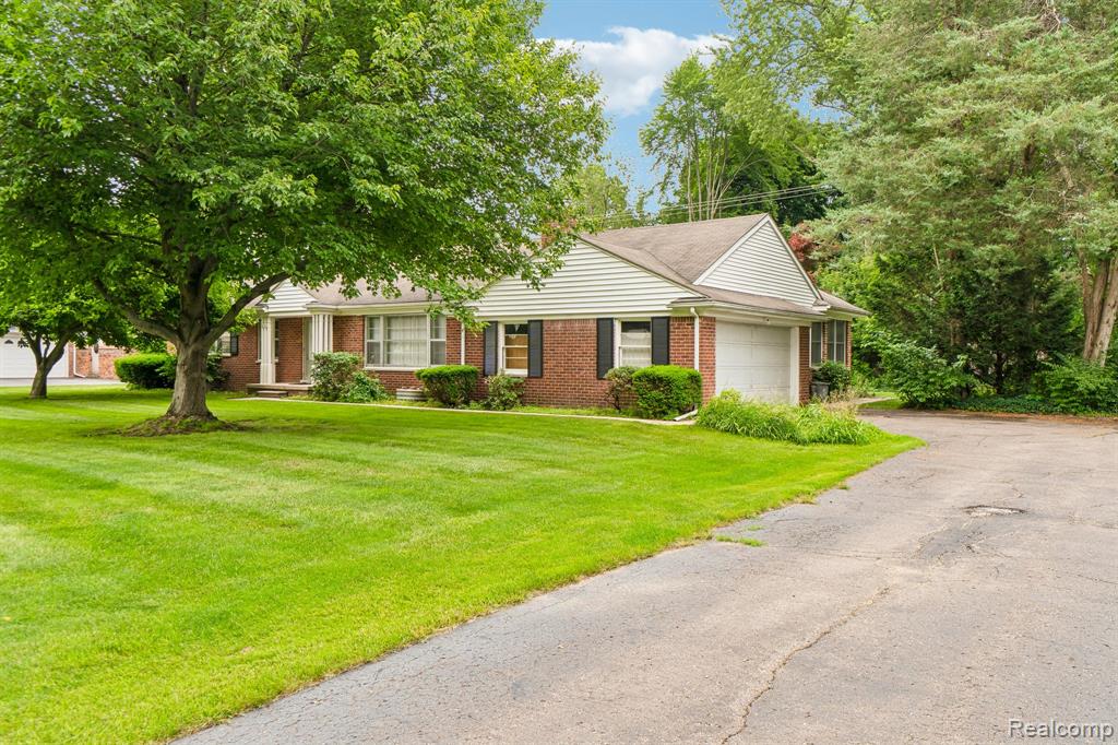 6105 Gilbert Lake Road