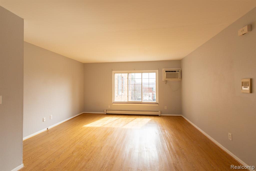 495 Miller Avenue Property Photo 4