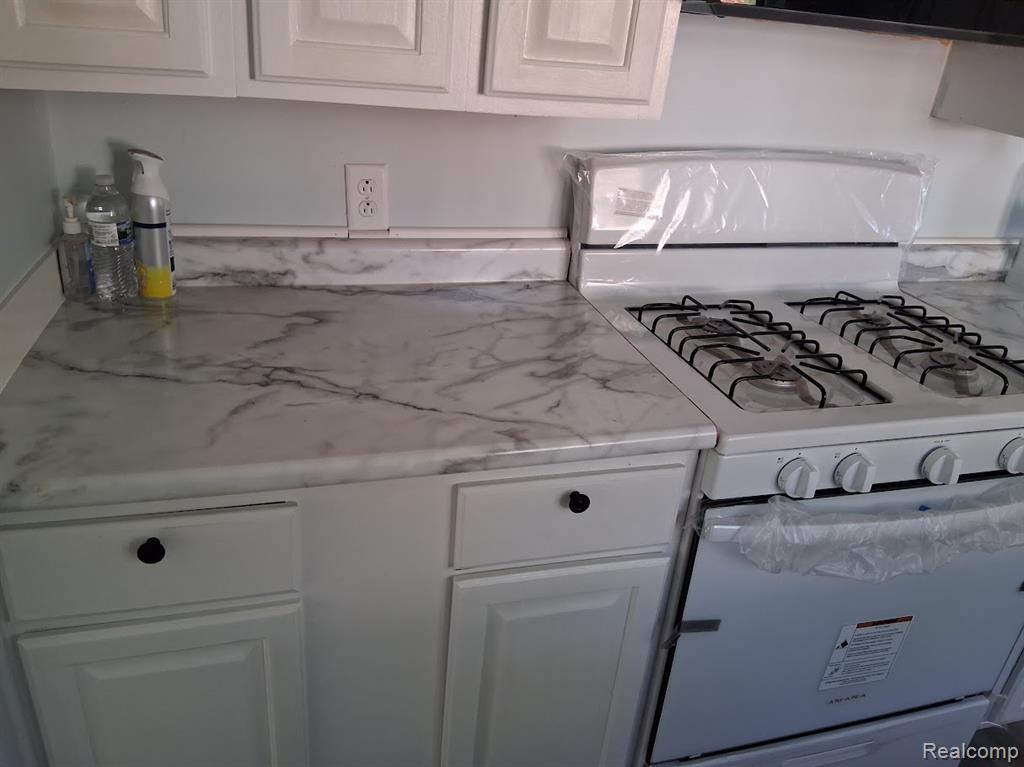 1292 Howard Street Property Photo 10