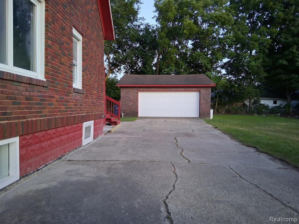 1292 Howard Street Property Photo 23