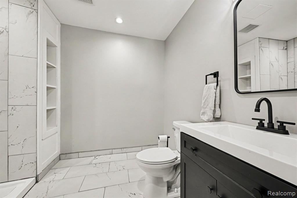 2943 Sleeth Road Property Photo 28