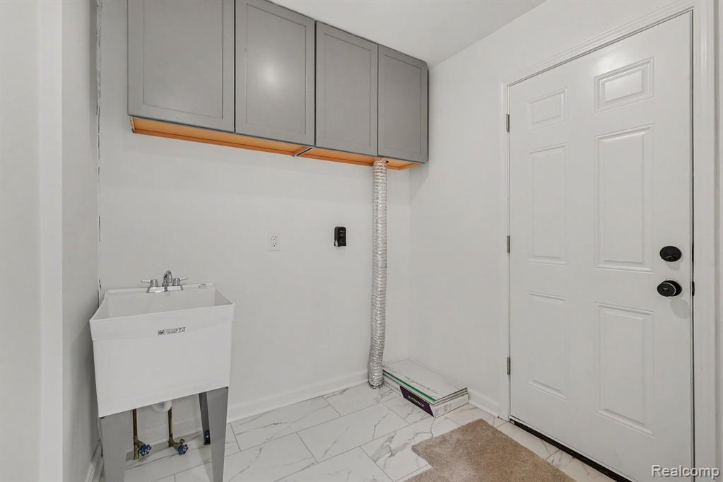 2056 Walden Court Property Photo 20