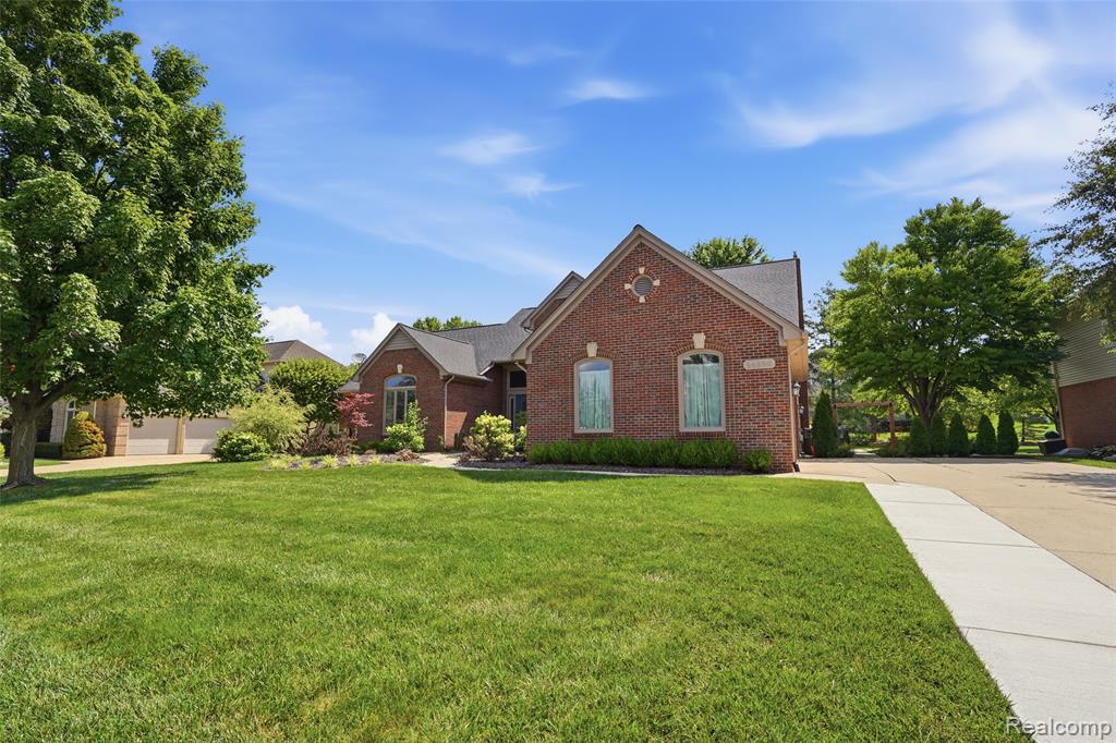 54856 Whitby Way Property Photo 4