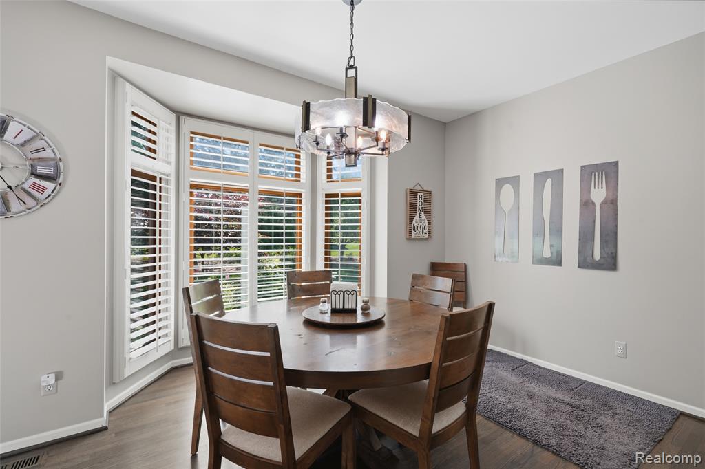 54856 Whitby Way Property Photo 13