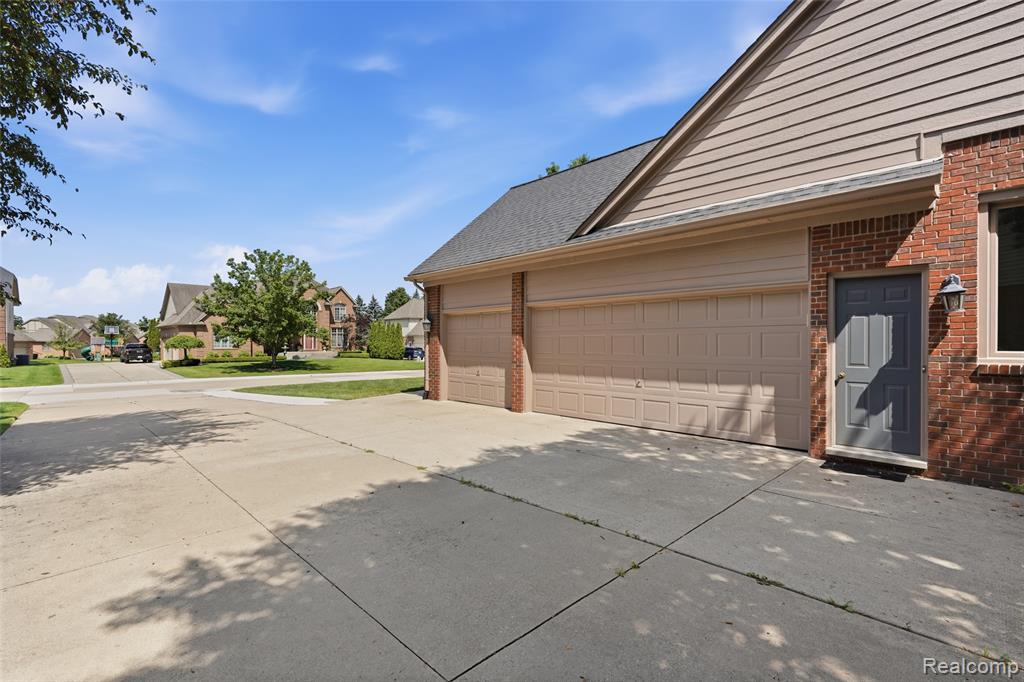 54856 Whitby Way Property Photo 45