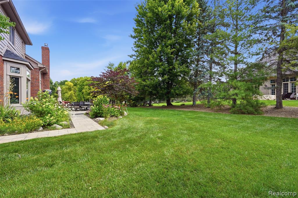 54856 Whitby Way Property Photo 46