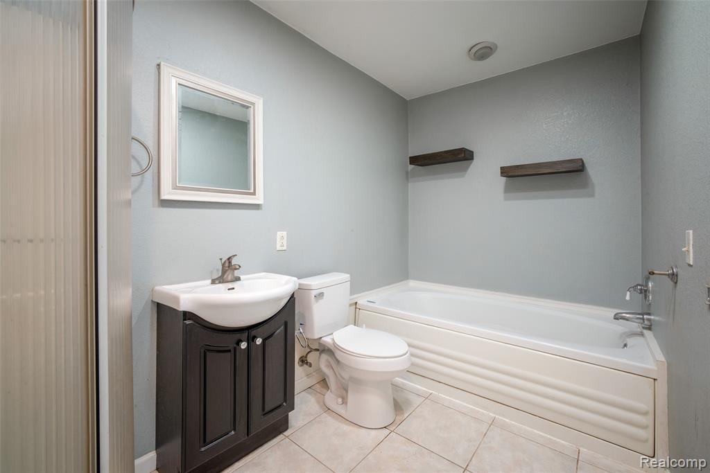 354 W Erie Road Property Photo 13