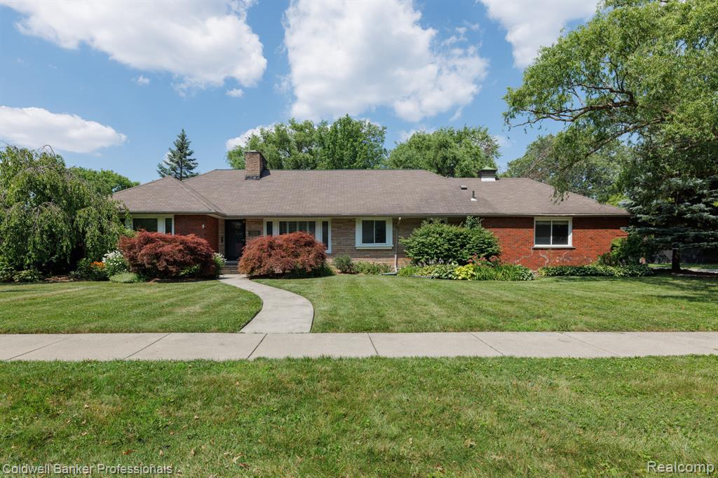 1416 N Renaud Road Property Photo 1