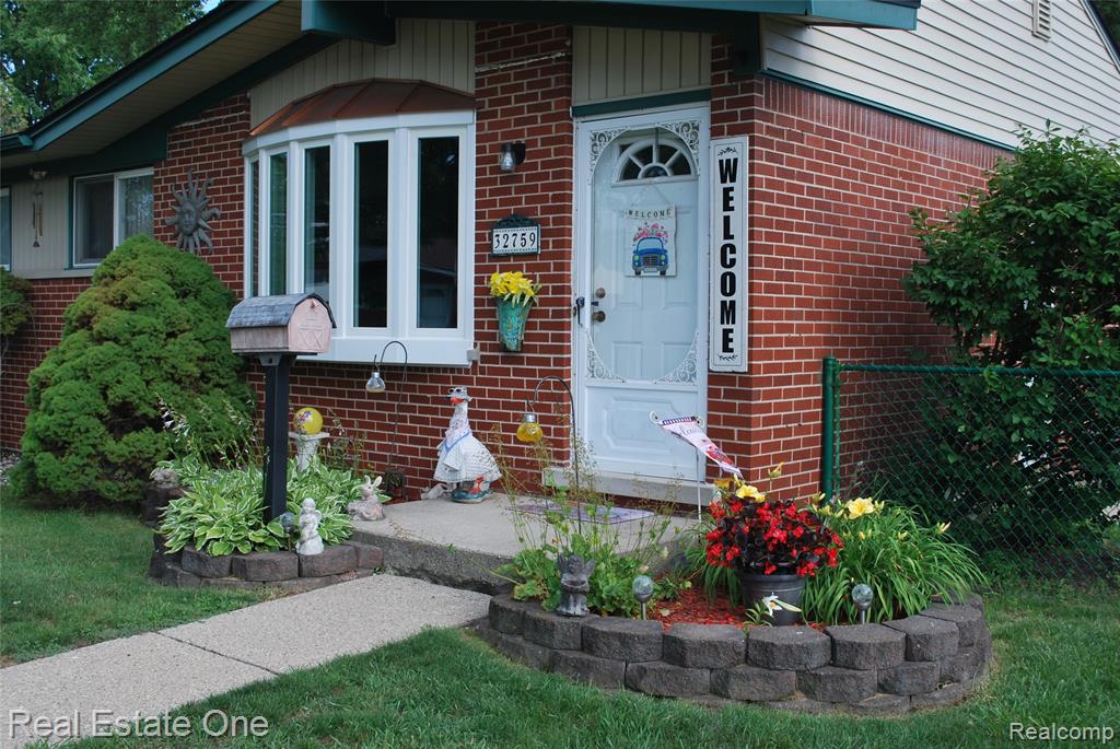 32759 Birchwood Street Property Photo 6