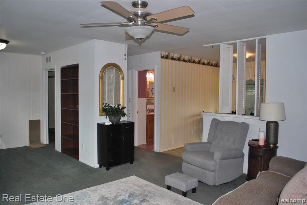 32759 Birchwood Street Property Photo 7