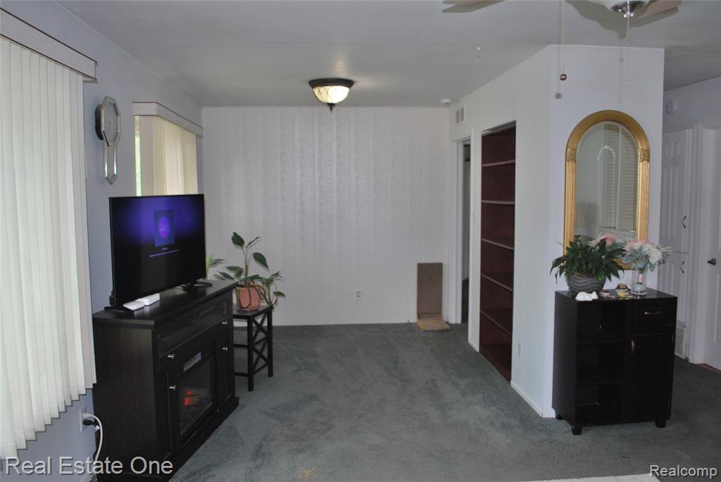 32759 Birchwood Street Property Photo 10
