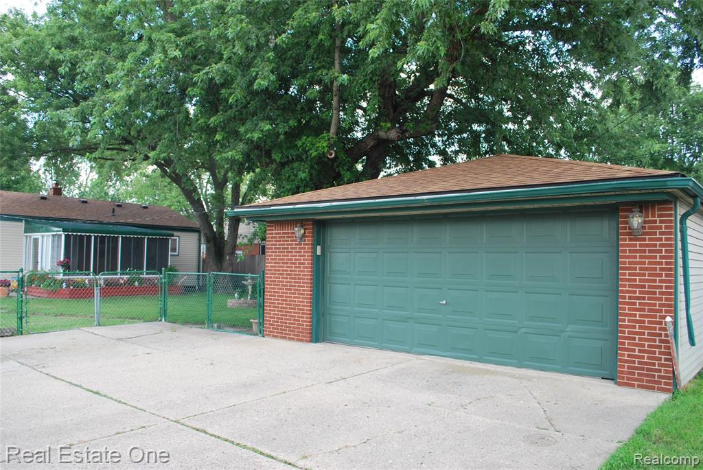 32759 Birchwood Street Property Photo 46