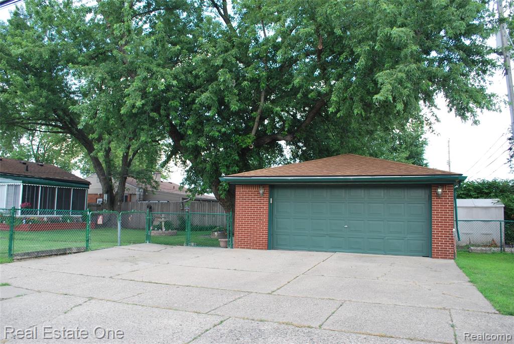 32759 Birchwood Street Property Photo 47