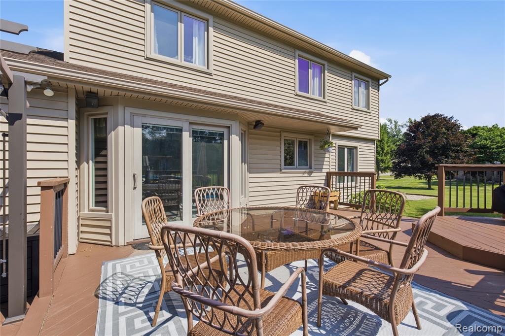 1817 Deer View Court Property Photo 6
