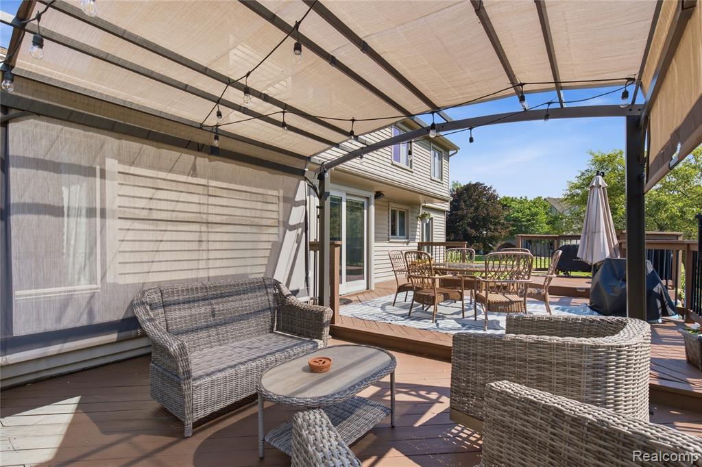1817 Deer View Court Property Photo 7