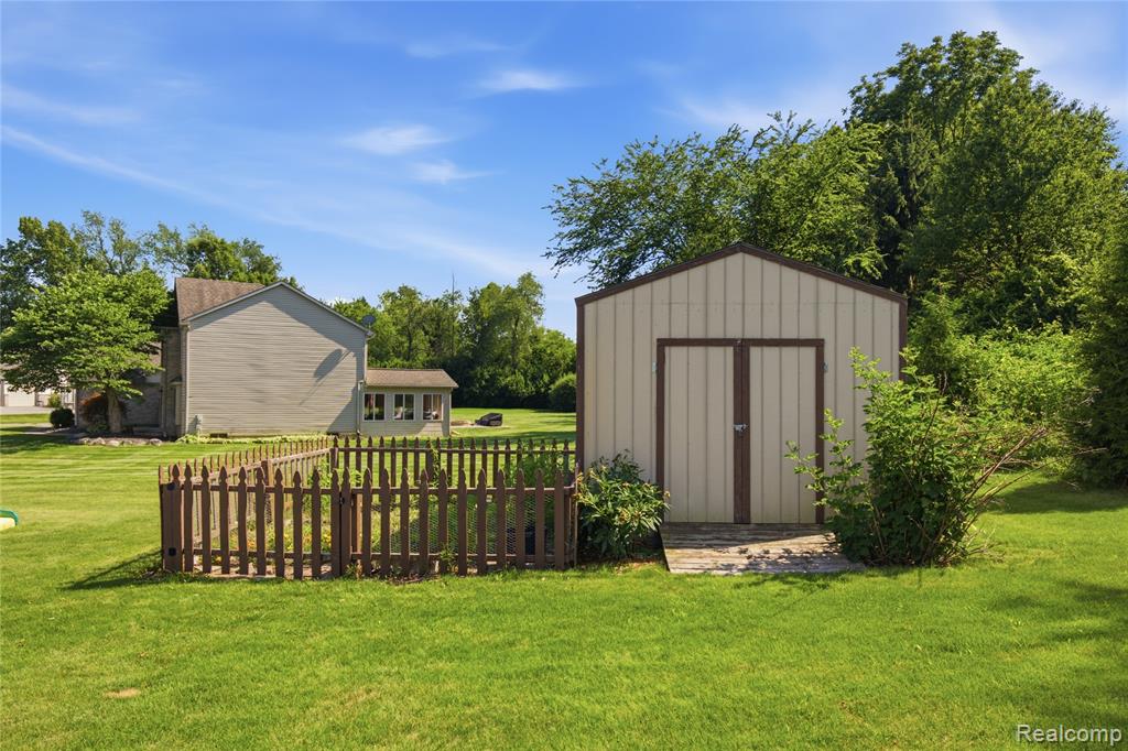 1817 Deer View Court Property Photo 8