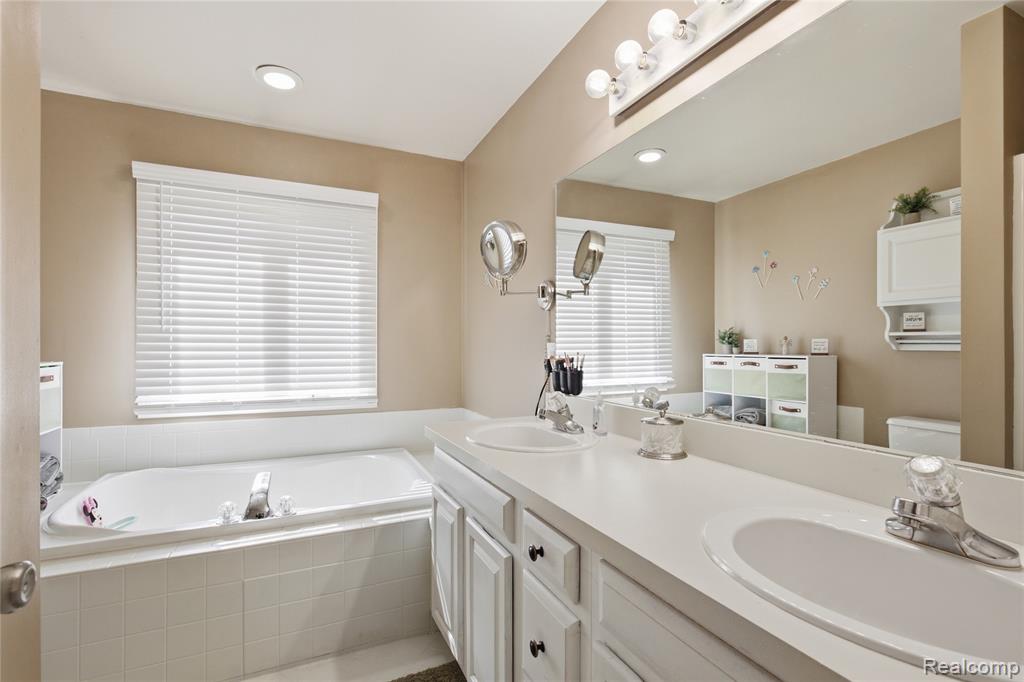 1817 Deer View Court Property Photo 33