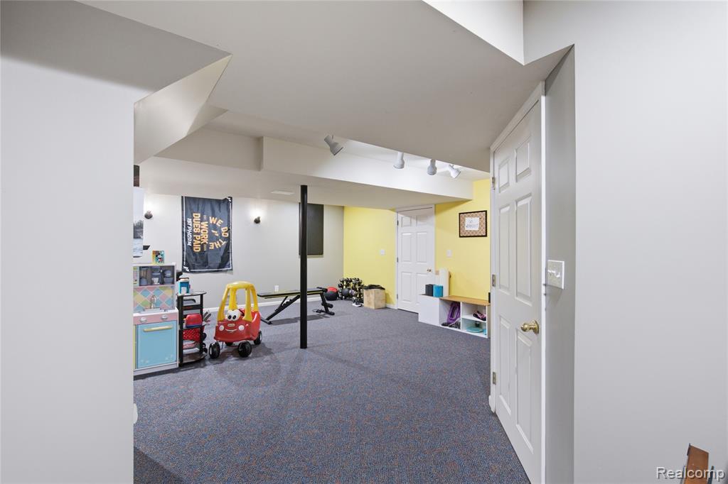 1817 Deer View Court Property Photo 35
