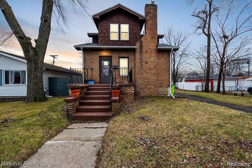 39 E Brockton Avenue Property Photo 3