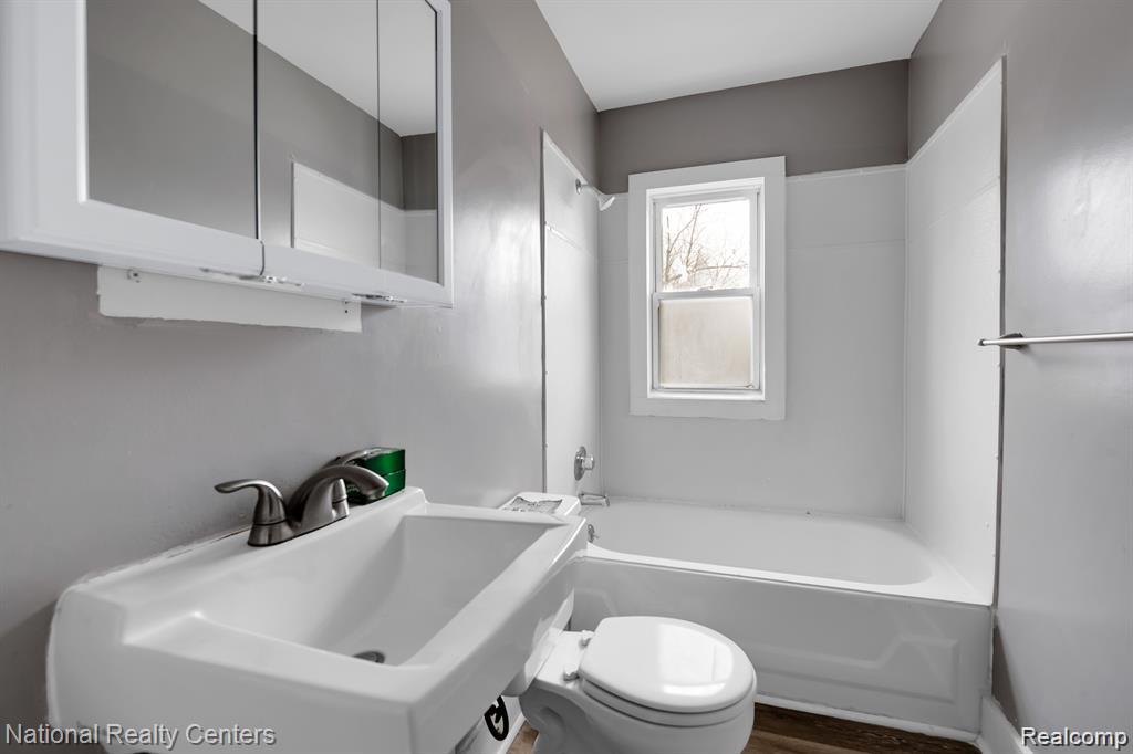 39 E Brockton Avenue Property Photo 11