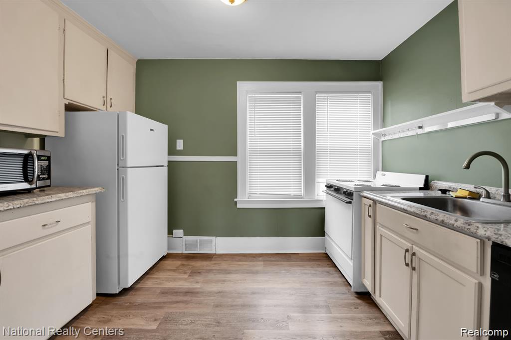 39 E Brockton Avenue Property Photo 12