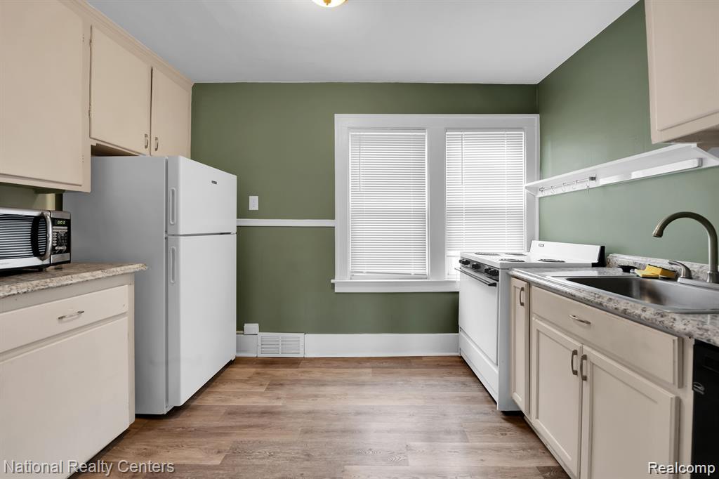 39 E Brockton Avenue Property Photo 13