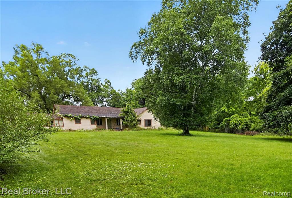 27483 Pontiac Trail Property Photo 1