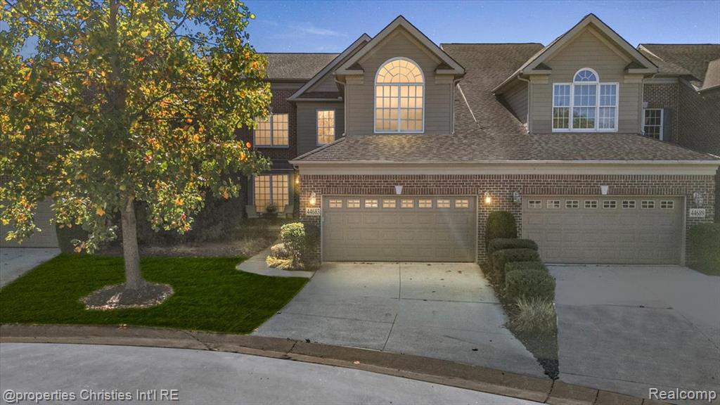 44683 Broadmoor Circle