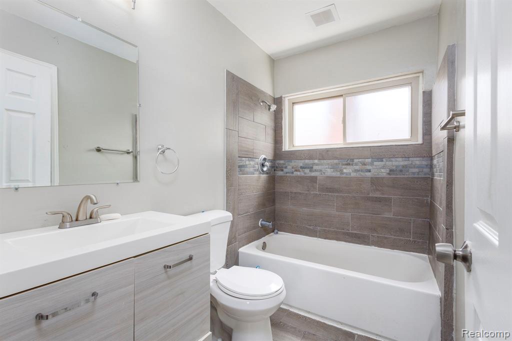 4683 Chatsworth Street Property Photo 12