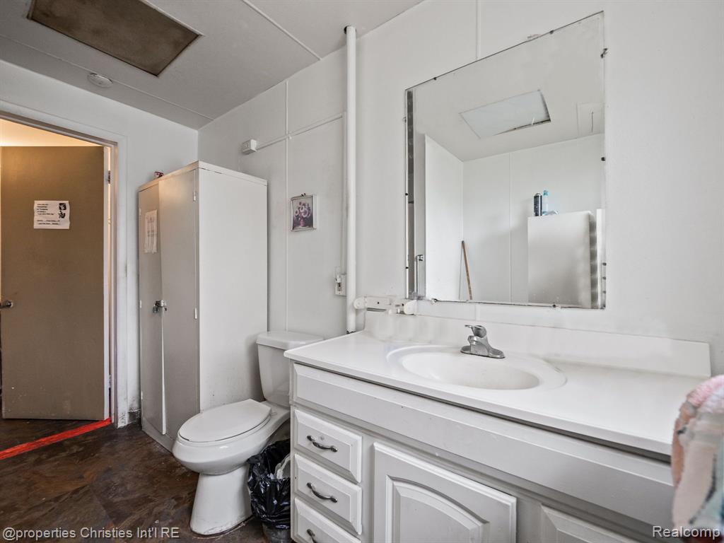 485 E Grand Boulevard Property Photo 13