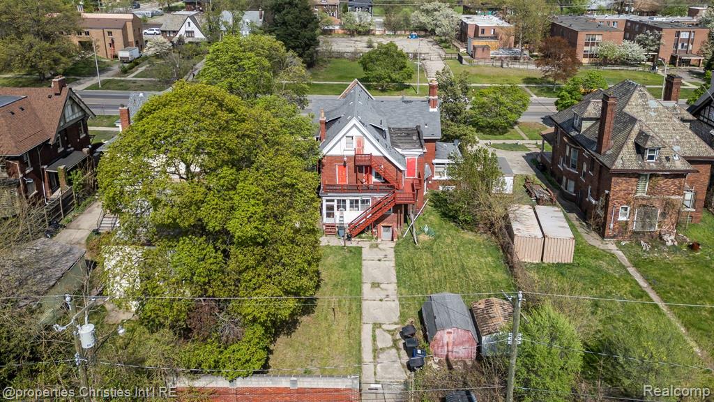 485 E Grand Boulevard Property Photo 31