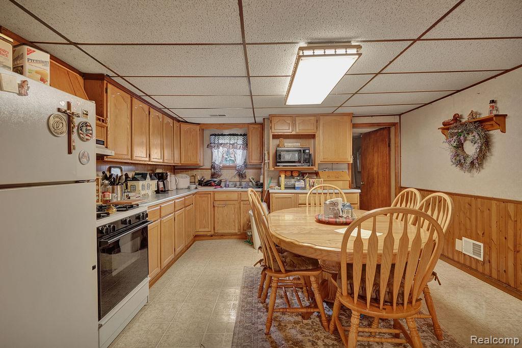 261 Fitz Road Property Photo 11