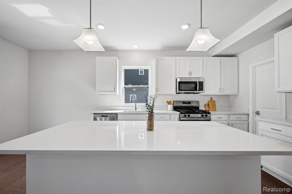 27117 Silo Drive Property Photo 3