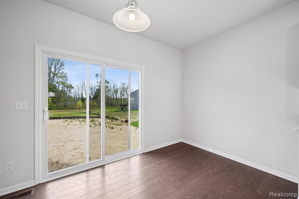 27117 Silo Drive Property Photo 10