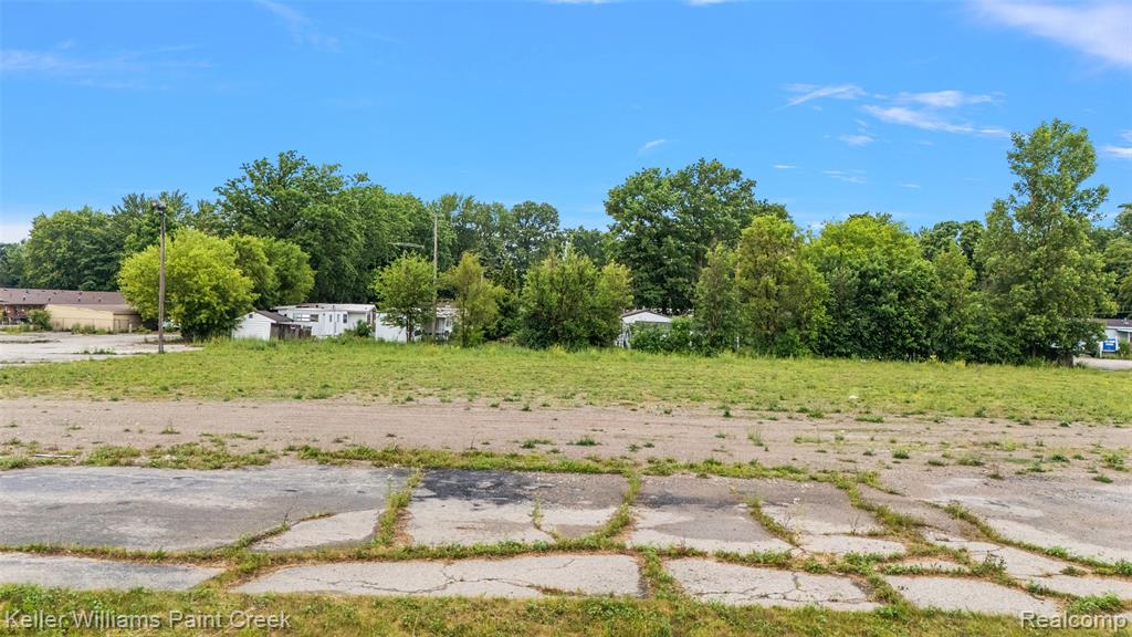 4403 Davison Road Property Photo 5
