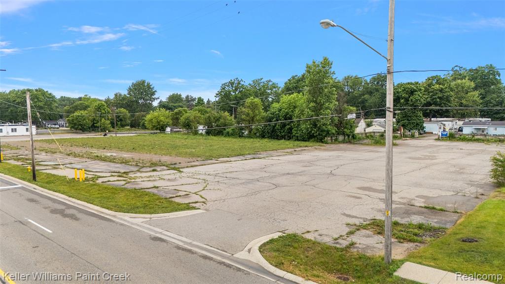 4403 Davison Road Property Photo 6