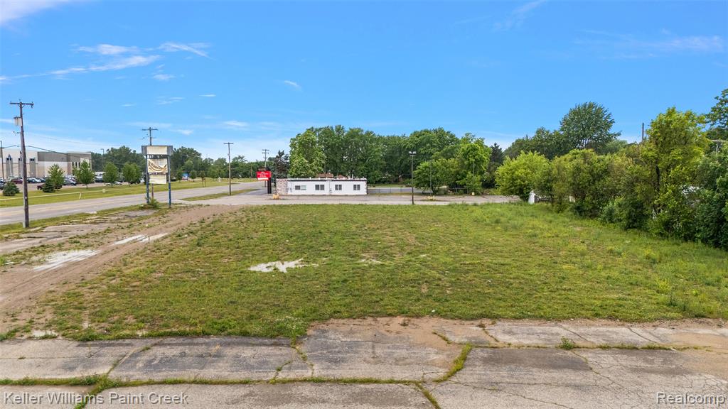 4403 Davison Road Property Photo 8