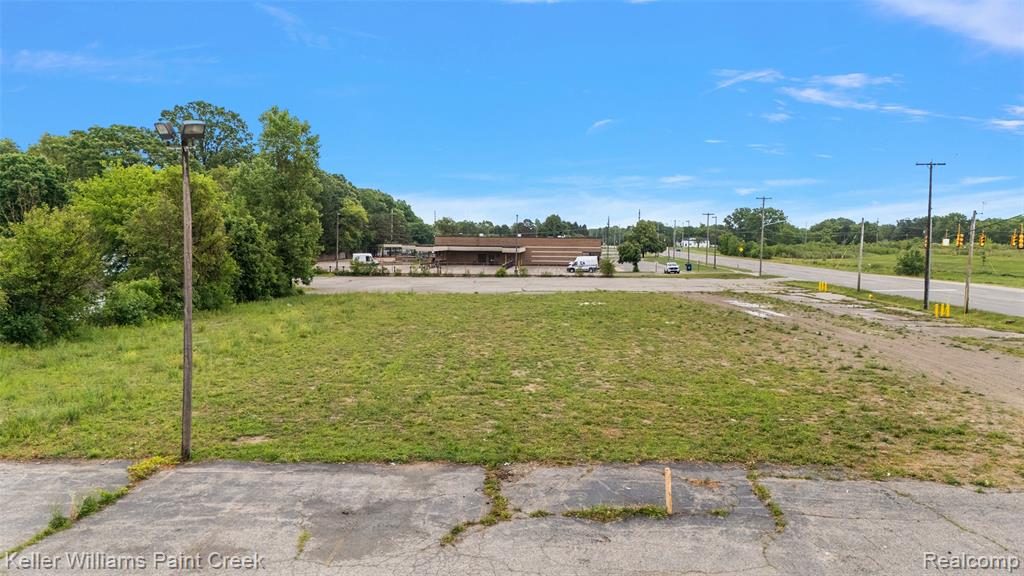 4403 Davison Road Property Photo 9
