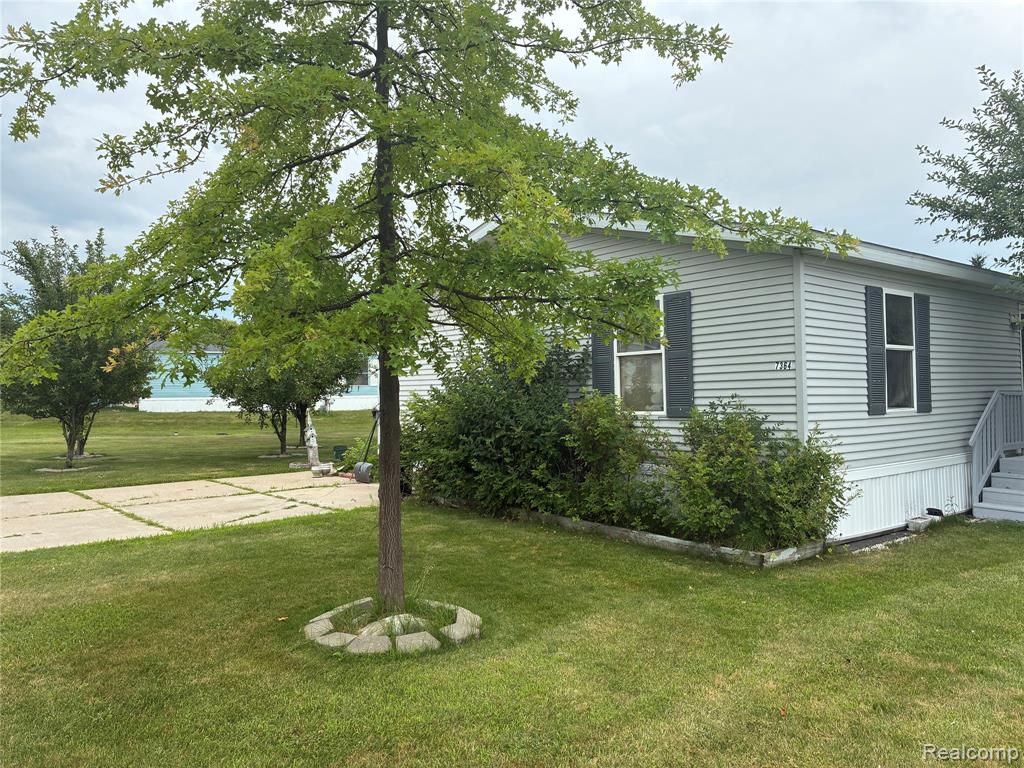 7364 Kings Court Property Photo 4