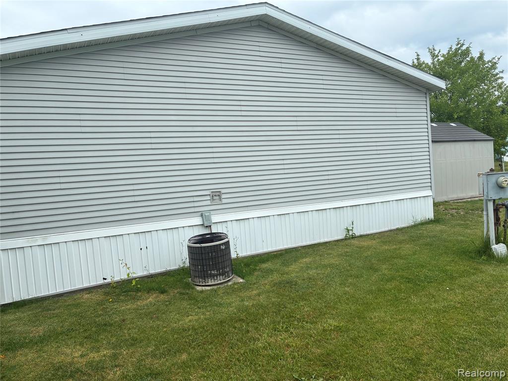 7364 Kings Court Property Photo 5
