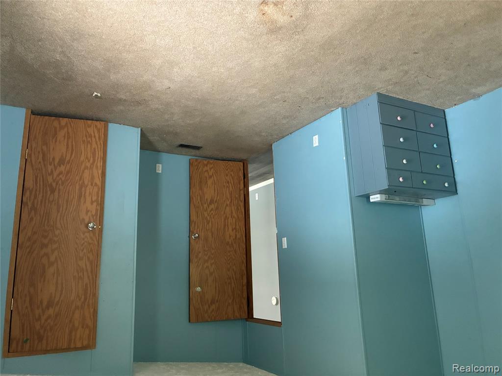 7364 Kings Court Property Photo 13