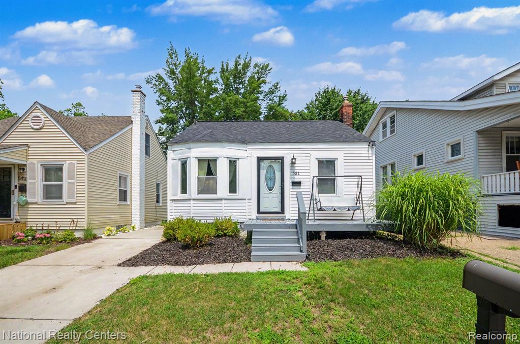 551 E Maplehurst Street Property Photo 1