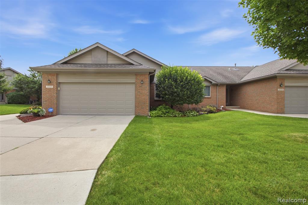 2223 Fairway Circle Property Photo 1