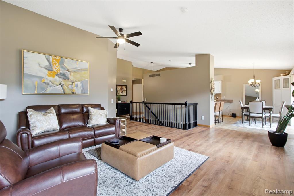 2223 Fairway Circle Property Photo 6