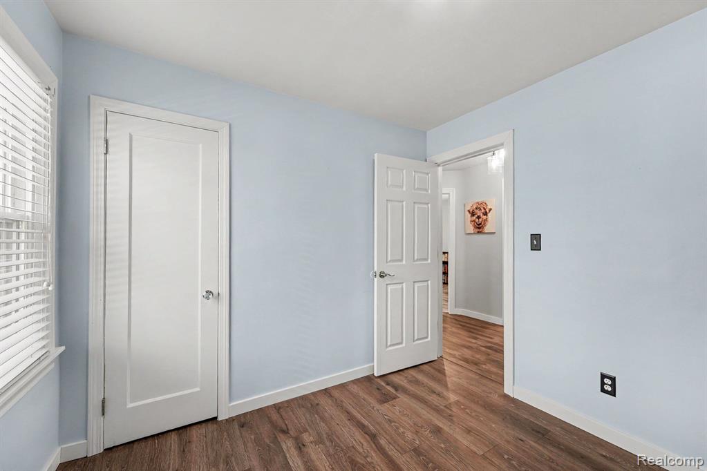 2904 Crooks Road Property Photo 13