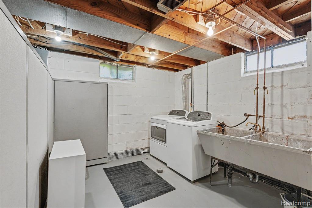 2904 Crooks Road Property Photo 20