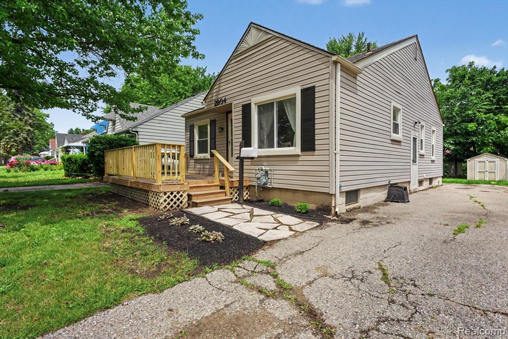 2904 Crooks Road Property Photo 22
