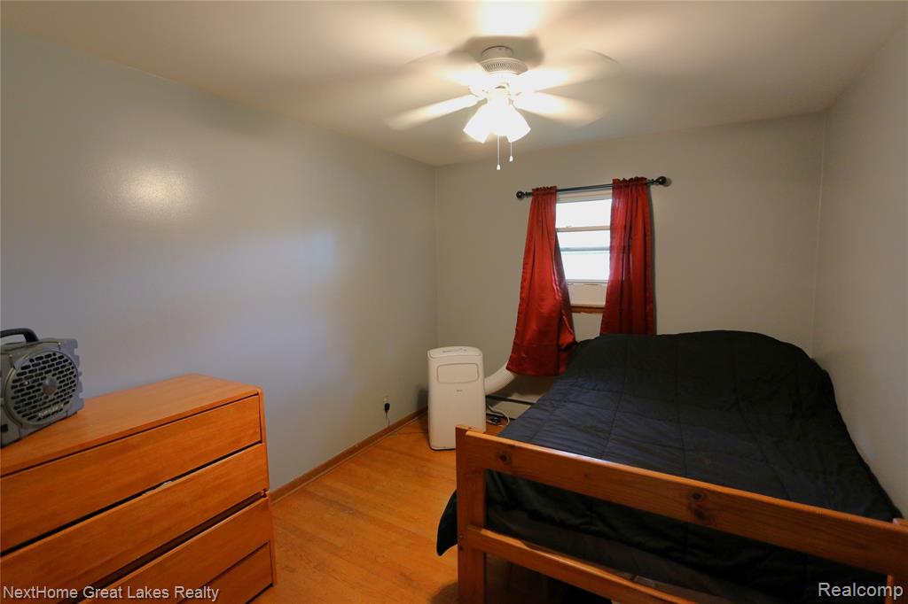5595 Noreen Drive Property Photo 9